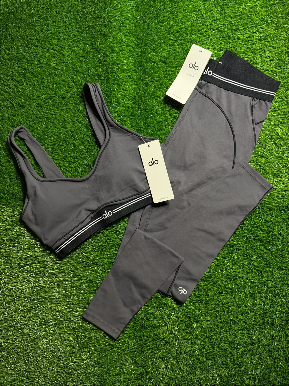 ALO Yoga Charcoal Gray Seamless Sports Bra and Leggings Set